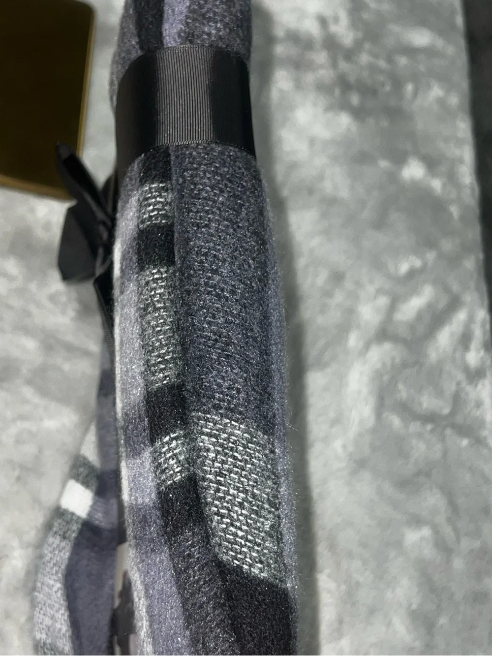 Banana Republic Cashmere Blend Plaid Wrap – NWT